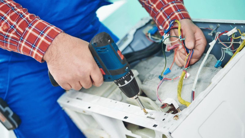 Köprübaşı Ukinox Ukinox çamaşır makinesi kart tamiri – Su almama arızası orijinal parça ile giderildi. - Teknik servis örneği